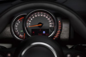mini-hatchback-2014-dials