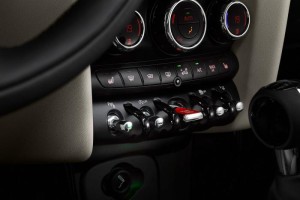 mini-hatchback-2014-interior-buttons