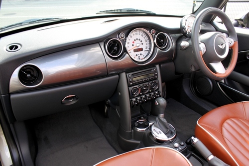 BMWミニ　コンバーチブル.JPG